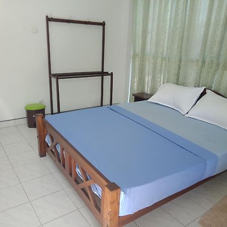 Kingdom Gate Hotel Katugastota Екстериор снимка