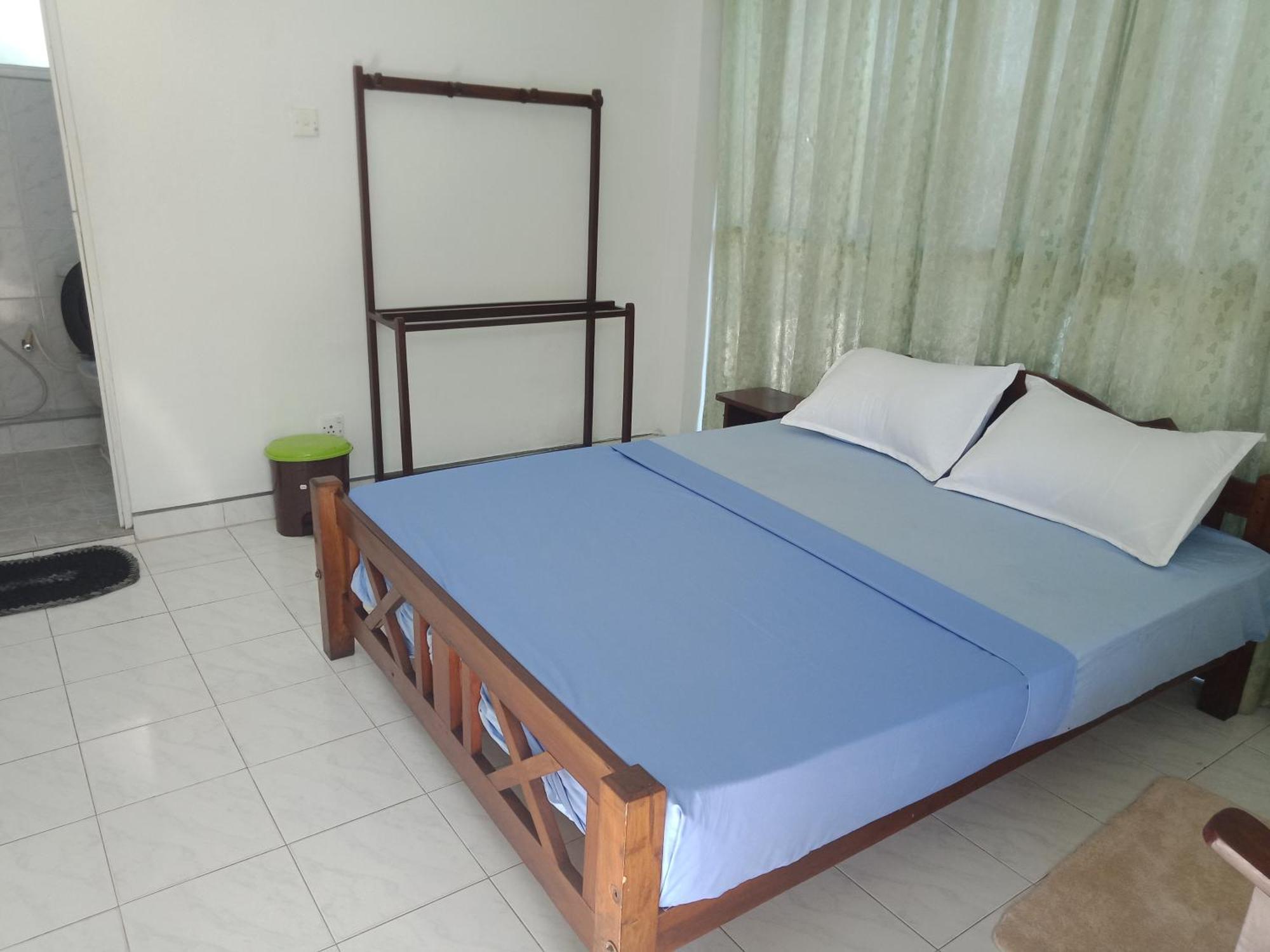 Kingdom Gate Hotel Katugastota Екстериор снимка